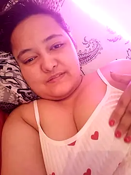 Snapshot of MollyJanette chatting on November 18, 2025, 7:57 am MollyJanette online show from November 18, 2025, 7:57 am