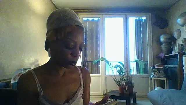 Snapshot of ulnaoumy chatting on October 19, 2025, 4:07 pm ulnaoumy online show from October 19, 2025, 4:07 pm