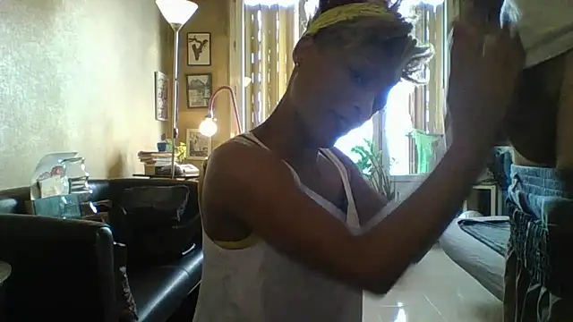 Snapshot of ulnaoumy chatting on November 2, 2025, 12:18 pm ulnaoumy online show from November 2, 2025, 12:18 pm