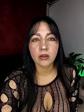 Snapshot of kitten25-hott chatting on October 25, 2025, 1:35 am kitten25-hott online show from October 25, 2025, 1:35 am