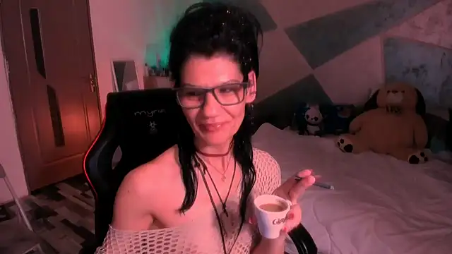Snapshot of SweetSin40 chatting on June 1, 2026, 7:37 pm SweetSin40 online show from June 1, 2026, 7:37 pm
