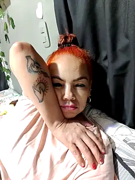 Snapshot of Sharlott_smith chatting on November 16, 2025, 2:06 am Sharlott smith online show from November 16, 2025, 2:06 am