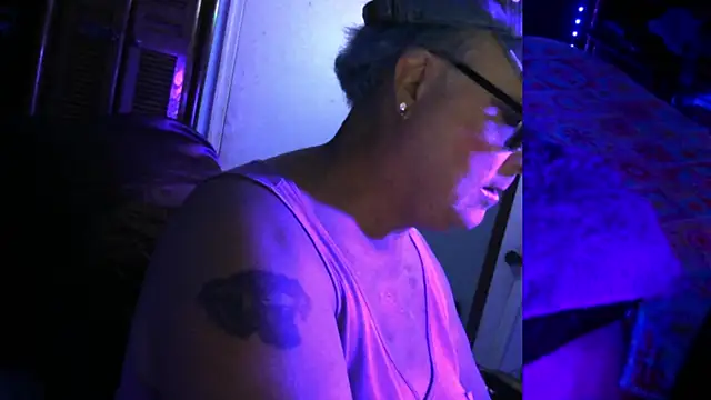 JasmineAurora online show from October 17, 2025, 6:05 am