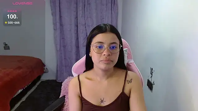 Snapshot of Megan_ve chatting on October 23, 2025, 1:38 am Megan ve online show from October 23, 2025, 1:38 am