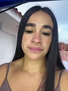 Snapshot of RoseSeductre chatting on October 16, 2025, 10:33 pm RoseSeductre online show from October 16, 2025, 10:33 pm