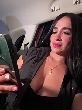 Snapshot of RoseSeductre chatting on October 17, 2025, 11:18 pm RoseSeductre online show from October 17, 2025, 11:18 pm