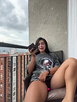 Snapshot of RoseSeductre chatting on November 5, 2025, 9:15 pm RoseSeductre online show from November 5, 2025, 9:15 pm