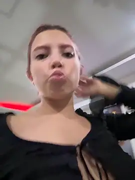 Snapshot of l0lita_sweet chatting on November 2, 2025, 12:13 am l0lita sweet online show from November 2, 2025, 12:13 am