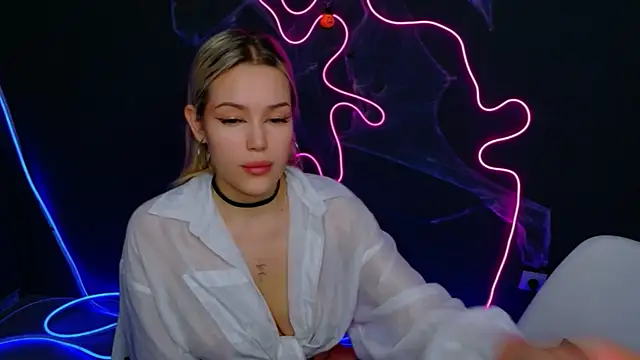 Eva Mooor online show from October 31, 2025, 3:18 am