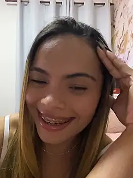 Snapshot of safadinhaquenteW chatting on July 9, 2026, 1:48 pm safadinhaquenteW online show from July 9, 2026, 1:48 pm