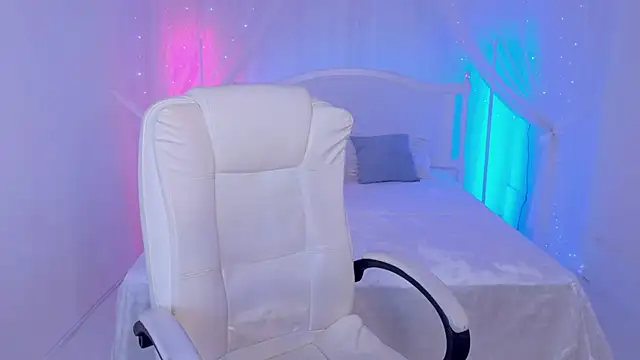 Angelie  Eyes online show from December 2, 2025, 3:40 pm