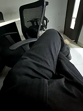 crawlerdrill online show from November 6, 2025, 11:55 am