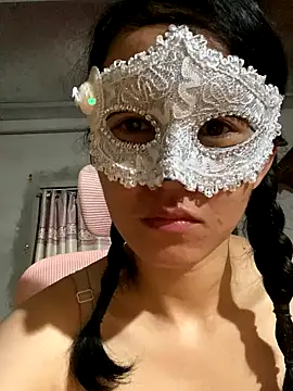 TranOanh999 online show from October 30, 2025, 11:05 pm