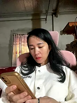 TranOanh999 online show from November 6, 2025, 9:21 am