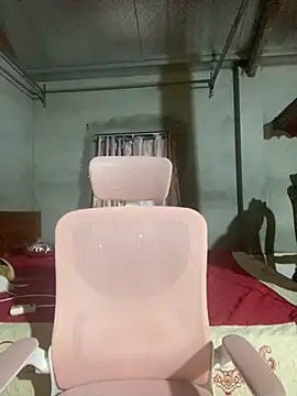 TranOanh999 online show from November 10, 2025, 4:17 pm