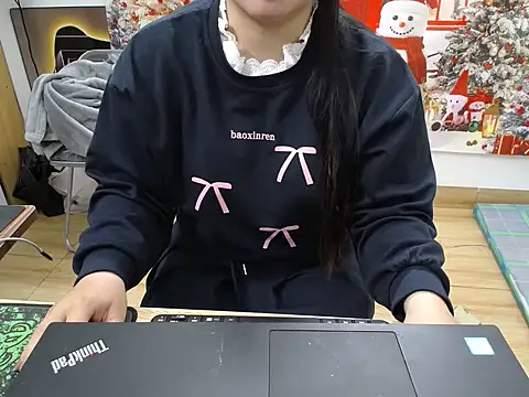 Snapshot of Hanna_Mina chatting on December 22, 2025, 10:29 pm Hanna Mina online show from December 22, 2025, 10:29 pm