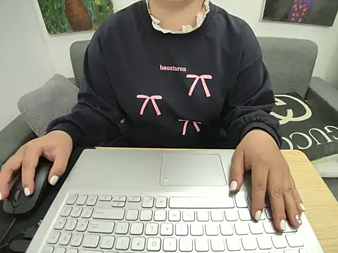 Snapshot of Hanna_Mina chatting on February 1, 2026, 9:30 am Hanna Mina online show from February 1, 2026, 9:30 am