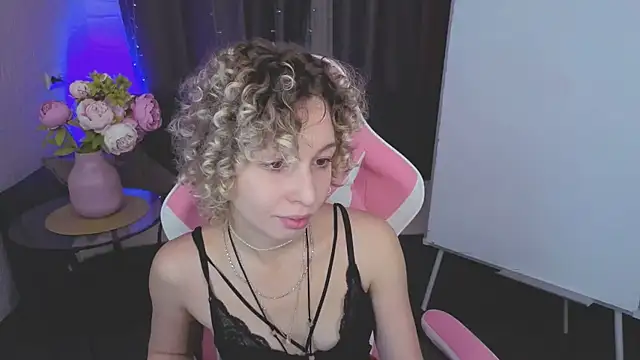 Mary Wahlberg online show from November 6, 2025, 5:30 am