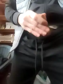 szabi1995 online show from January 7, 2026, 9:23 am