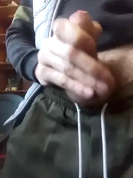 szabi1995 online show from April 18, 2026, 6:06 am