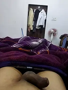 Snapshot of Playboyx143@xh chatting on February 14, 2026, 5:53 pm Playboyx143xh online show from February 14, 2026, 5:53 pm