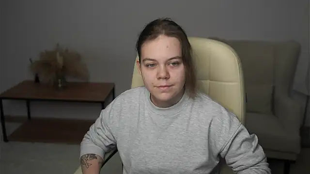 Snapshot of NaidaPalos chatting on October 14, 2025, 8:04 am NaidaPalos online show from October 14, 2025, 8:04 am