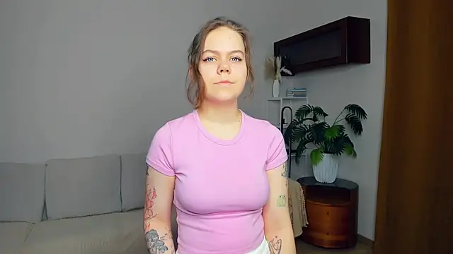 Snapshot of NaidaPalos chatting on October 21, 2025, 7:09 am NaidaPalos online show from October 21, 2025, 7:09 am