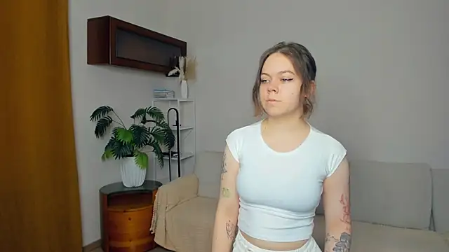 Snapshot of NaidaPalos chatting on October 24, 2025, 7:05 am NaidaPalos online show from October 24, 2025, 7:05 am