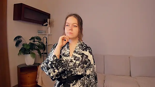 Snapshot of NaidaPalos chatting on October 25, 2025, 6:43 am NaidaPalos online show from October 25, 2025, 6:43 am