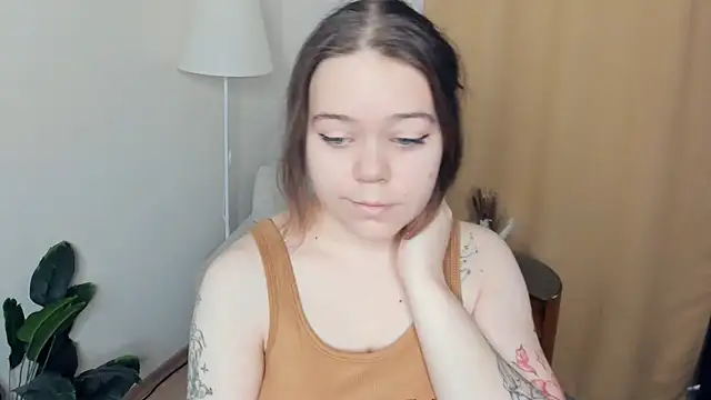 Snapshot of NaidaPalos chatting on November 10, 2025, 7:18 am NaidaPalos online show from November 10, 2025, 7:18 am