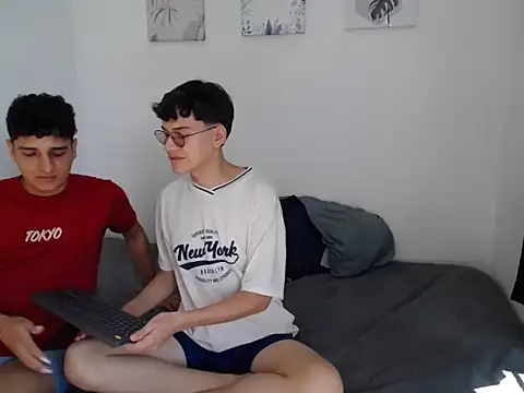 Snapshot of SpritzBoys chatting on October 21, 2025, 1:45 pm SpritzBoys online show from October 21, 2025, 1:45 pm