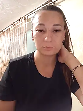 HollyDollsi online show from October 19, 2025, 8:31 pm