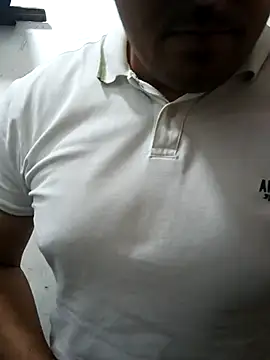 sexyandres 23 online show from June 4, 2026, 4:13 pm