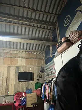 Snapshot of Linh-xxx chatting on October 18, 2025, 11:16 pm Linh-xxx online show from October 18, 2025, 11:16 pm