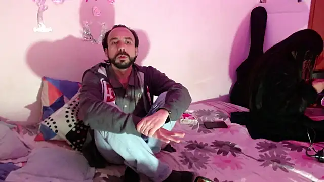 Snapshot of Isis_Robert chatting on October 19, 2025, 2:12 am Isis Robert online show from October 19, 2025, 2:12 am