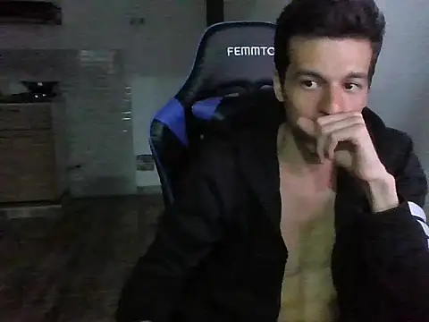 calkestis12 online show from December 17, 2025, 5:13 am