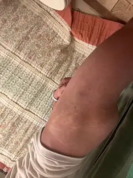 Snapshot of LilCheeky chatting on October 25, 2025, 6:10 am LilCheeky online show from October 25, 2025, 6:10 am