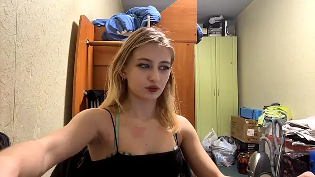 Snapshot of AmeliLia chatting on January 14, 2026, 5:18 pm AmeliLia online show from January 14, 2026, 5:18 pm