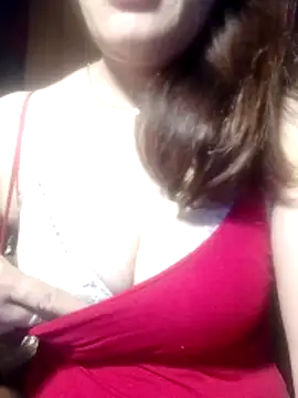 YiyinLy online show from March 31, 2026, 9:04 pm