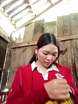 laddy-cute online show from November 10, 2025, 5:50 am