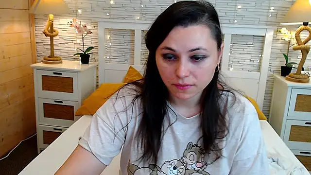 Soft Lilly online show from November 28, 2025, 5:54 am