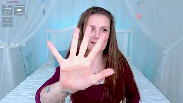 Amy  Leee  online show from February 26, 2026, 3:22 pm