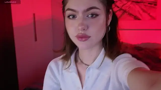 Snapshot of Miraa_Belle chatting on November 6, 2025, 2:40 pm Miraa Belle online show from November 6, 2025, 2:40 pm