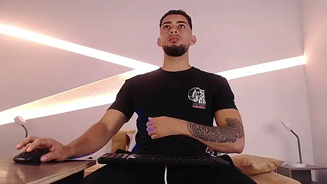 Snapshot of Daron_66 chatting on October 25, 2025, 1:40 pm Daron 66 online show from October 25, 2025, 1:40 pm