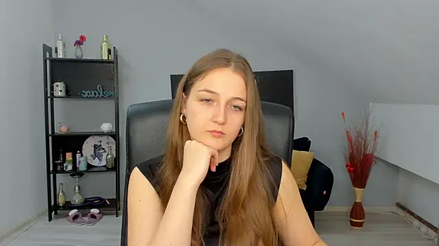 AnneWilsonn online show from March 12, 2026, 5:02 am