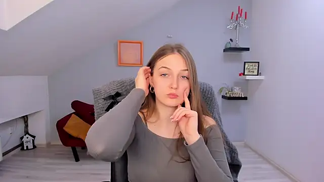 AnneWilsonn online show from April 6, 2026, 10:49 am