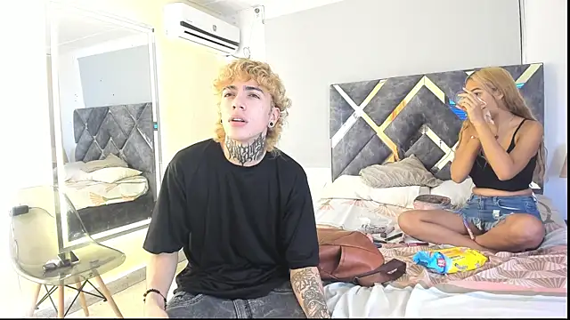 Snapshot of lily_and_wan chatting on October 15, 2025, 2:55 am lily and wan online show from October 15, 2025, 2:55 am