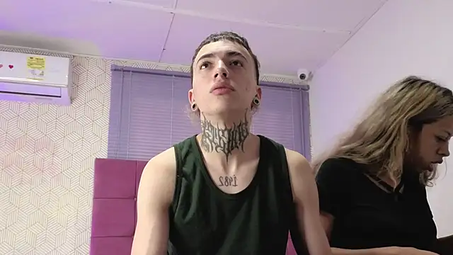 Snapshot of lily_and_wan chatting on November 27, 2025, 11:45 am lily and wan online show from November 27, 2025, 11:45 am