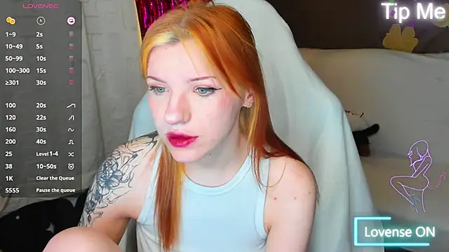 Snapshot of MeganNewCat chatting on June 28, 2026, 8:26 pm MeganNewCat online show from June 28, 2026, 8:26 pm