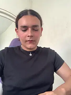 La-Gatiita-trans online show from December 21, 2025, 5:42 pm